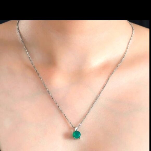 Green Onyx 1.85 ctw Solitaire Pendant Necklace Stainless Steel 20 Inches NWOT - Picture 1 of 5